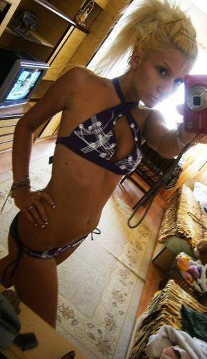 Nayeli (18) in Tennessee | Casual Dating with Older Men