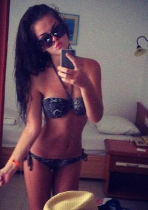 Meet Briana (19) from California | Explicit Casual Dating