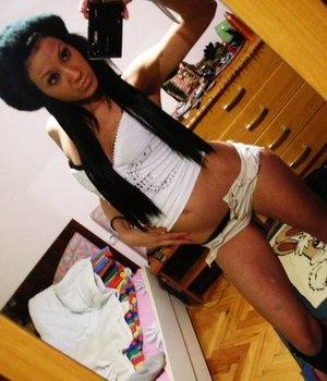 Meet Mae (28) from California | Explicit Casual Dating