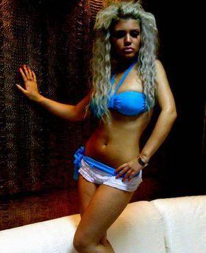 Photo of Lacey (21) from Toronto, ONT dating profile
