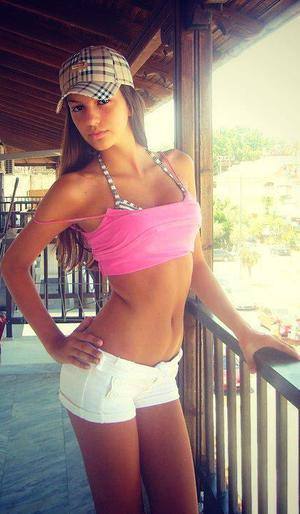 Meet Carrie (23) from Washington | Explicit Casual Dating