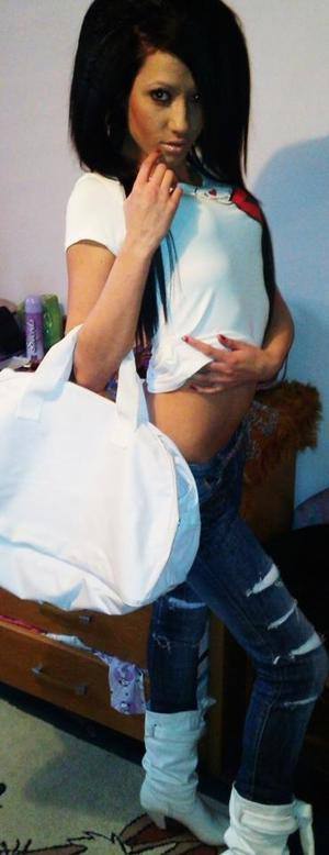 Madelyn (21) in New York | Direct Adult Encounters