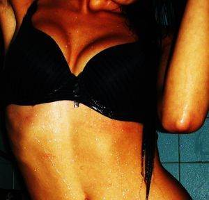 Photo of Mariana (28) from Louisville, KY dating profile