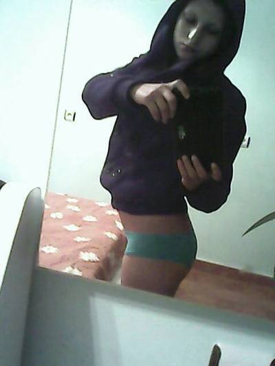 Gillian, 25, Washington | No-Nonsense Hookup Profile