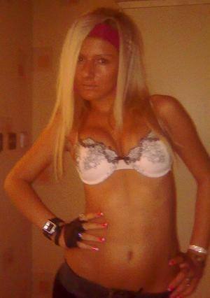 Meet Jordan (19) from California | Explicit Casual Dating