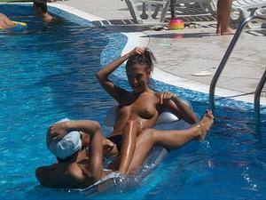 Meet Alexandrea (20) from Michigan | Explicit Casual Dating