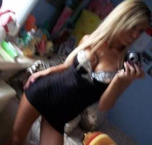 Meet Elsie (24) from Pennsylvania | Explicit Casual Dating