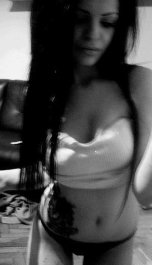 Meet Karlee (22) from New York | Explicit Casual Dating