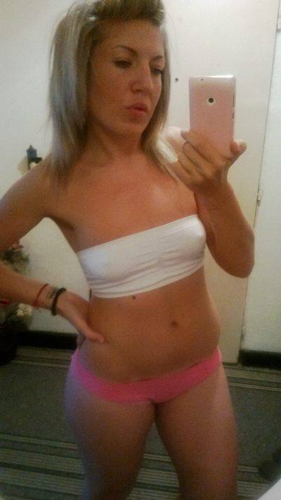 Photo of Kelsey (28) from Toronto, ONT dating profile
