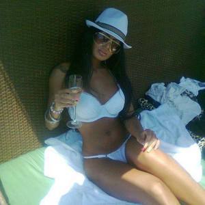 Adult dating profile photo of Rebekah (24) in Toronto, ONT