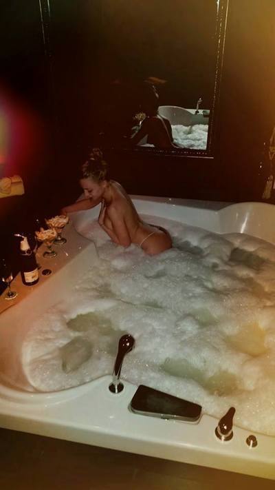 Meet Tracy (19) from Illinois | Explicit Casual Dating