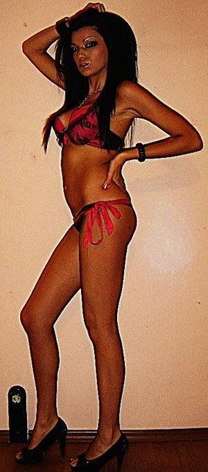 Luz, 19, Michigan | No-Nonsense Hookup Profile