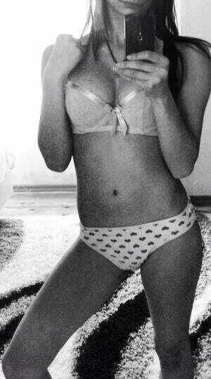 Meet Kirsten (26) from North Carolina | Explicit Casual Dating