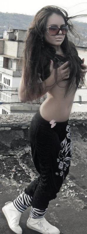 Kourtney from Massachusetts is interested in nsa sex with a nice, young man