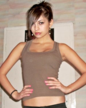 Escorts like Elyse are down to fuck you now!