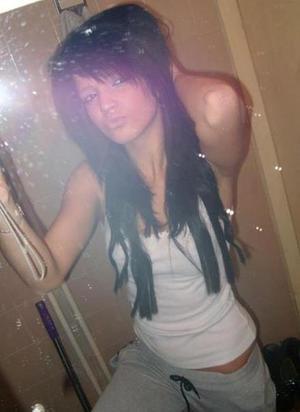 Looking for girls down to fuck? Evelyn from West Virginia is your girl
