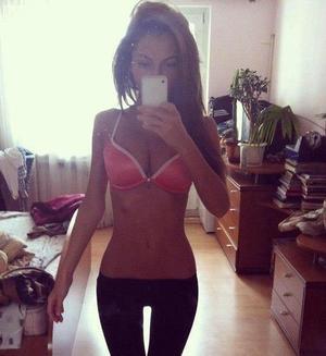 Mandy is a cheater looking for a guy like you!