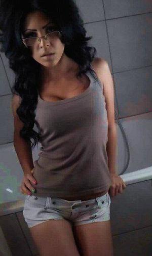 Marcela from Tennessee is looking for adult webcam chat