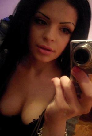 Mechelle from Massachusetts is looking for adult webcam chat