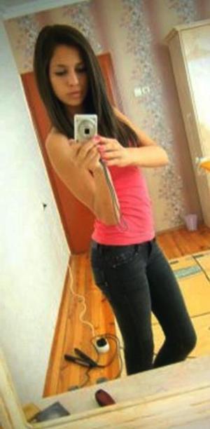 Launa is a cheater looking for a guy like you!
