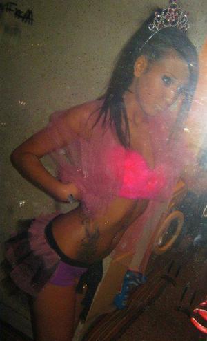 Mariana from Alaska is looking for adult webcam chat