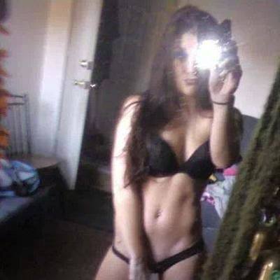 Shawanda from Pennsylvania is looking for adult webcam chat