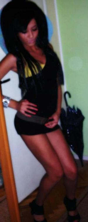 Chaya from Florida is looking for adult webcam chat