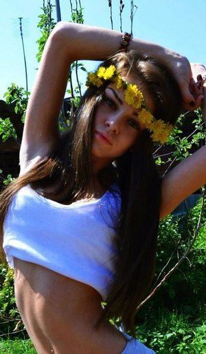 Tinisha from Michigan is looking for adult webcam chat