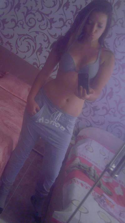 Lashaunda from Virginia is looking for adult webcam chat