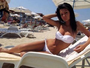 Escorts like Anita are down to fuck you now!