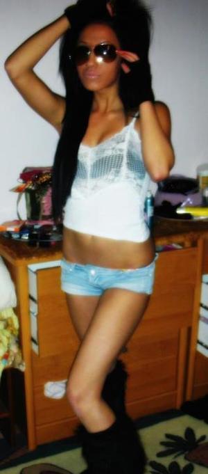 Summer is a cheater looking for a guy like you!