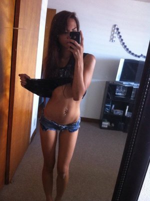 Violet from Ohio is looking for adult webcam chat