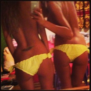 Roxana from Indiana is looking for adult webcam chat