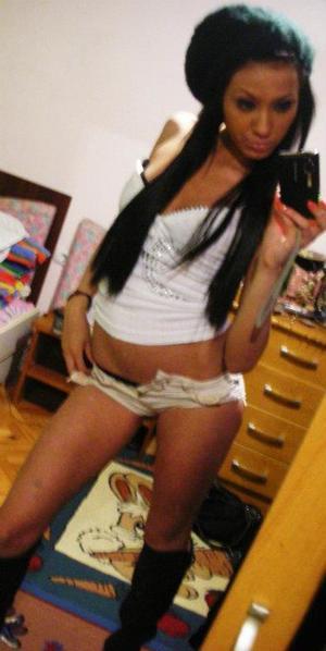 Shaquita from Missouri is looking for adult webcam chat