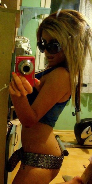 Shaniya from Newfoundland And Labrador is looking for adult webcam chat