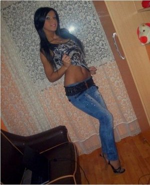 Escorts like Gloria are down to fuck you now!