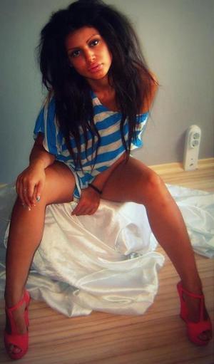 Looking for local cheaters? Take Lydia from Illinois home with you