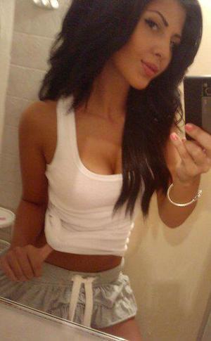Looking for local cheaters? Take Livia from Alabama home with you