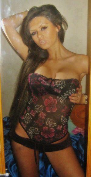 Carri from Utah is looking for adult webcam chat