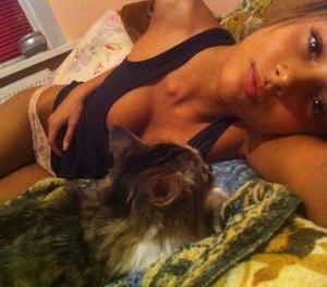 Meet local singles like Ashlynn from Ontario who want to fuck tonight
