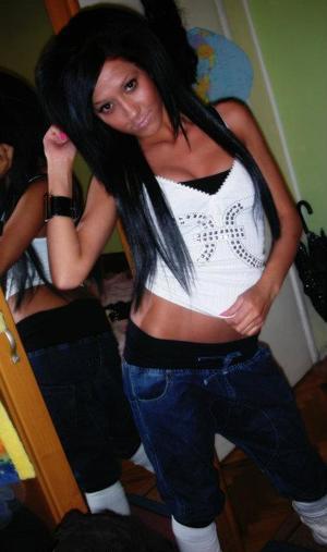 Meet local singles like Sandra from Connecticut who want to fuck tonight