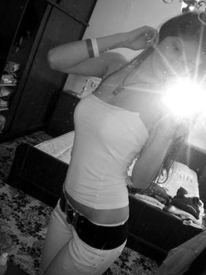 Hazel from New York is looking for adult webcam chat