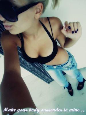 Looking for girls down to fuck? Alexia from North Carolina is your girl