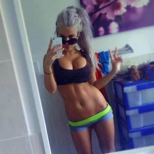 Elinore from Arizona is looking for adult webcam chat