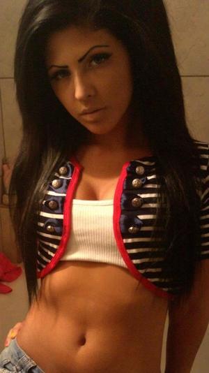 Looking for local cheaters? Take Meredith from Arkansas home with you