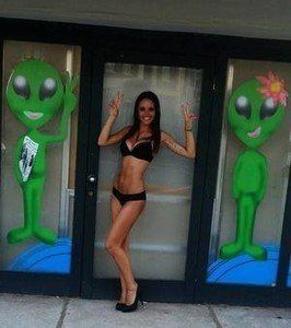 Alanna, 18, Kansas Girl Seeks Discreet Encounters